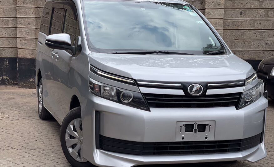 2015 Toyota Voxy
