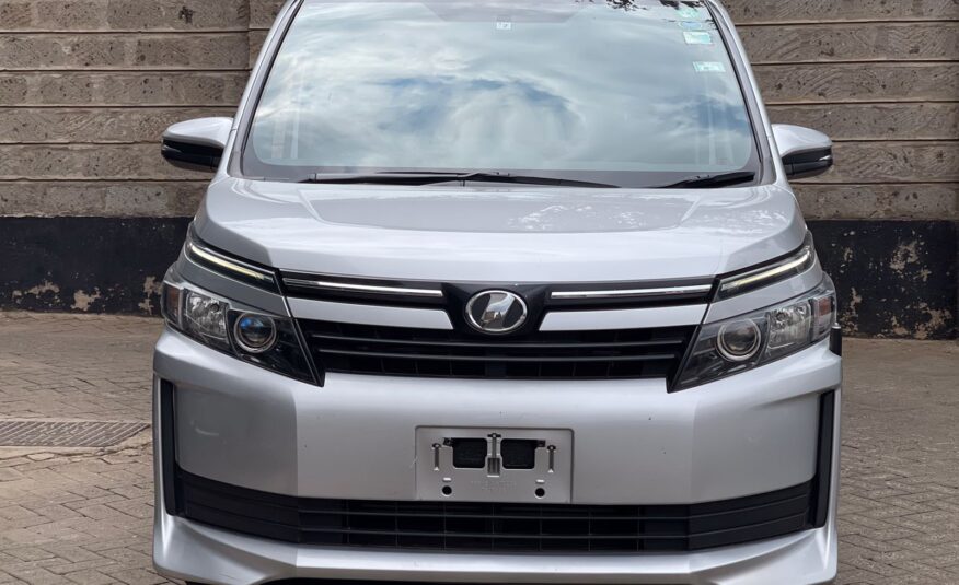 2015 Toyota Voxy