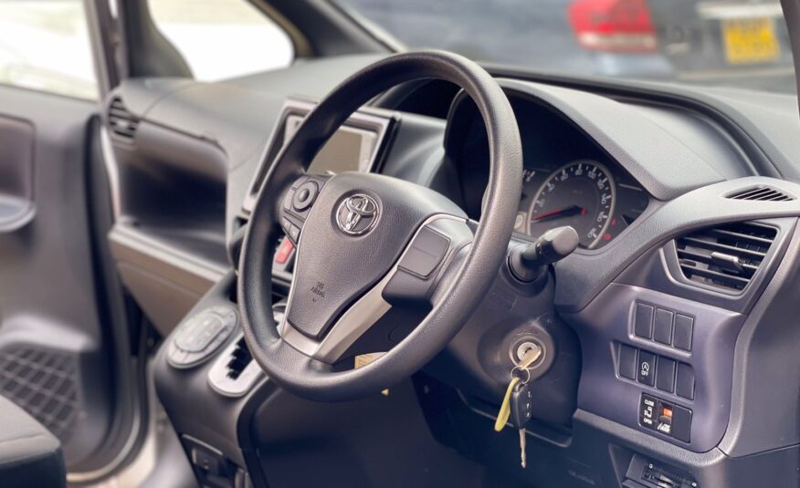 2015 Toyota Voxy