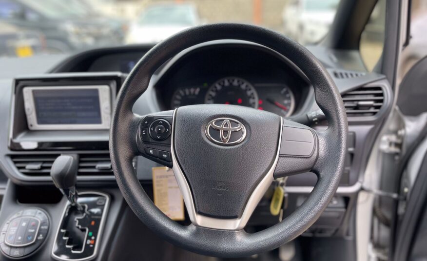 2015 Toyota Voxy