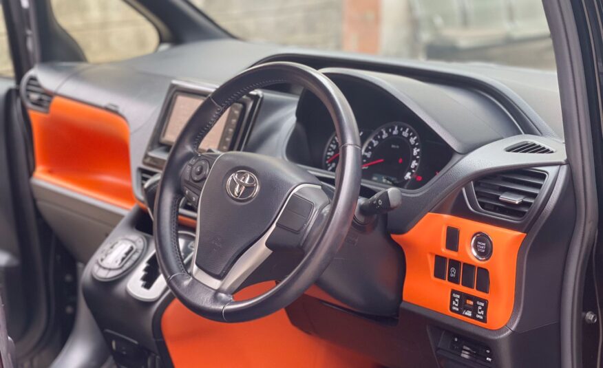 2015 Toyota Voxy Black