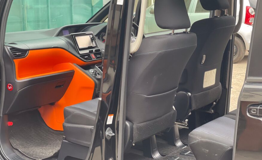 2015 Toyota Voxy Black
