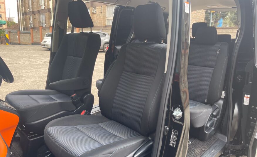 2015 Toyota Voxy Black