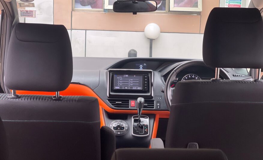 2015 Toyota Voxy Black