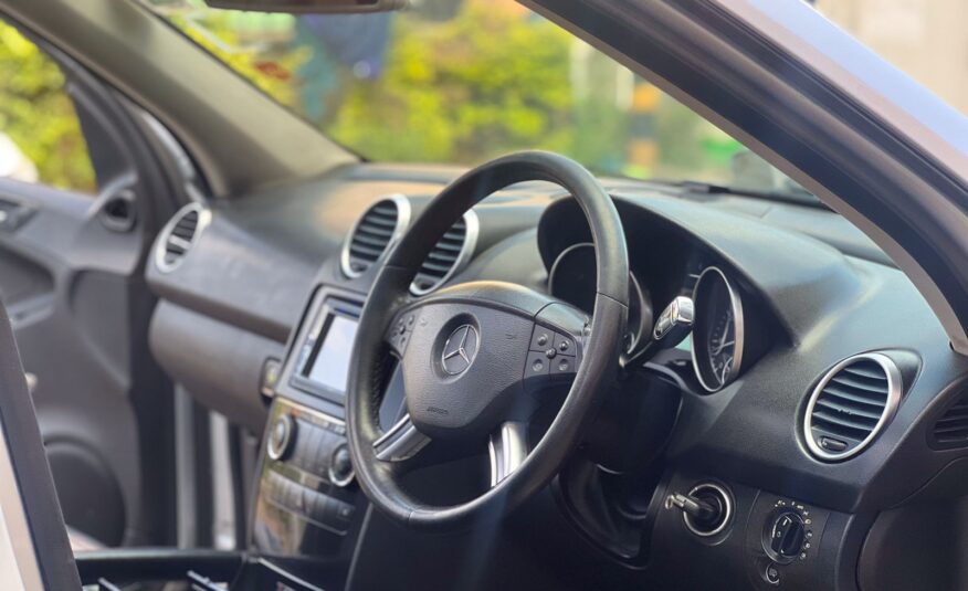Mercedes Benz 2006 ML350