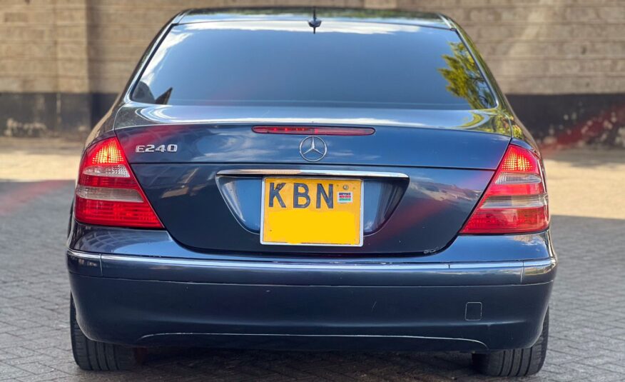2004 Mercedes Benz E240
