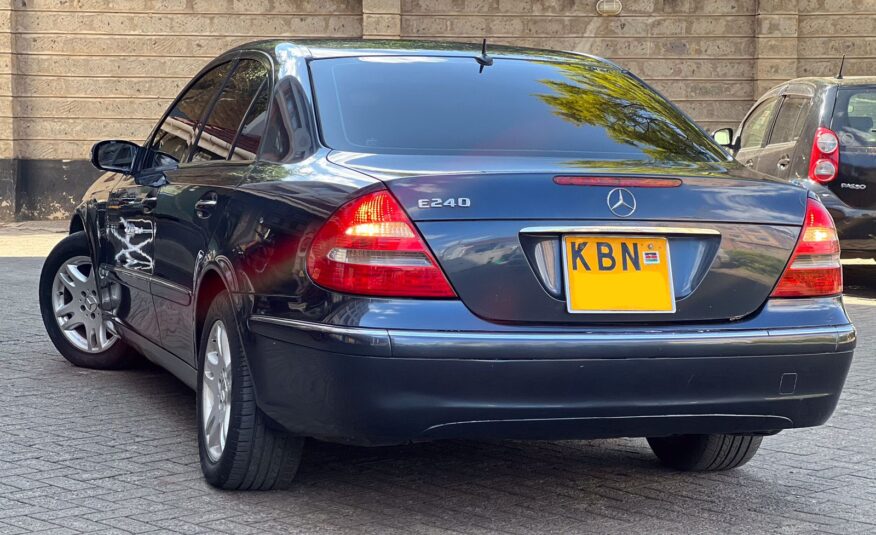 2004 Mercedes Benz E240
