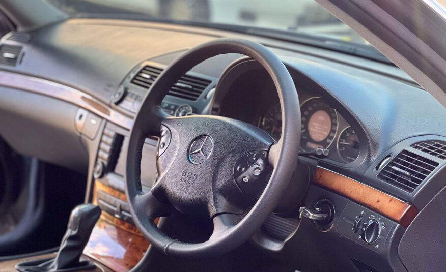 2004 Mercedes Benz E240