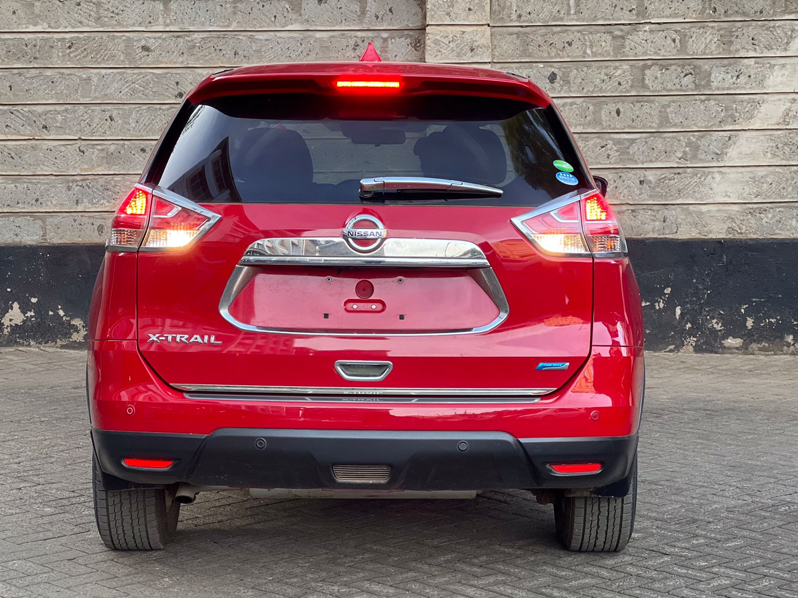 2015 NISSAN X-TRAIL