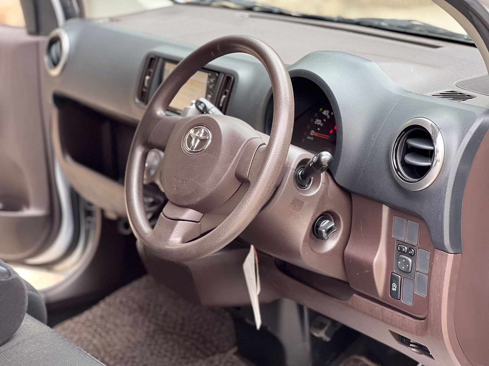2015 Toyota Passo Interior 