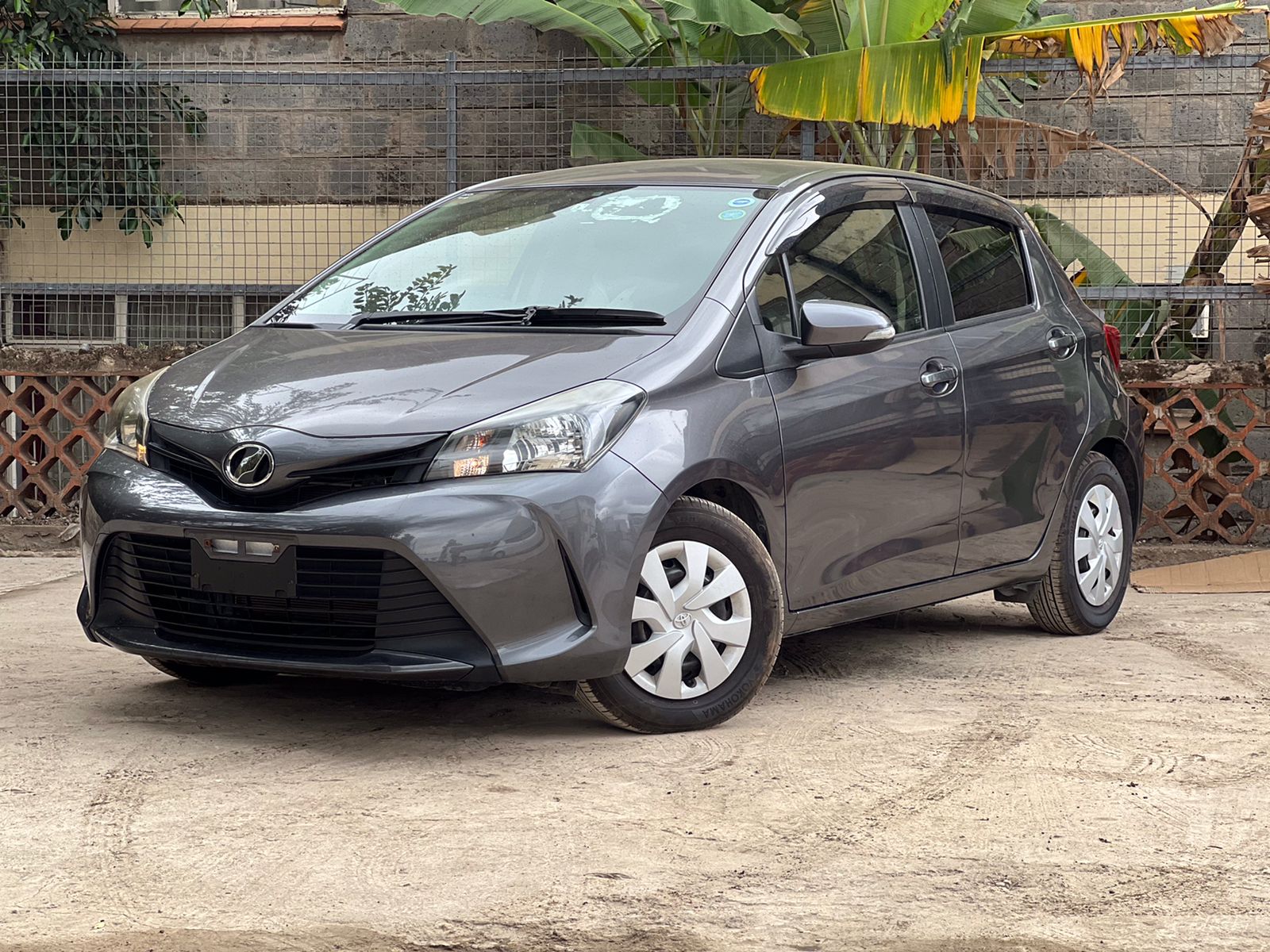 2015 TOYOTA VITZ