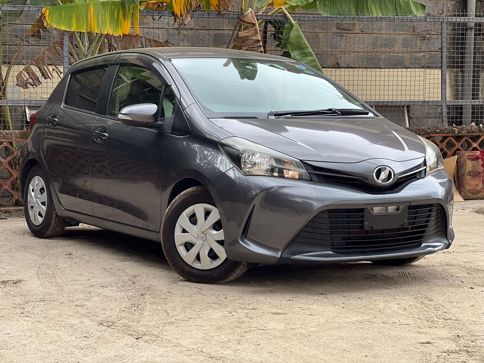 2015 TOYOTA VITZ
