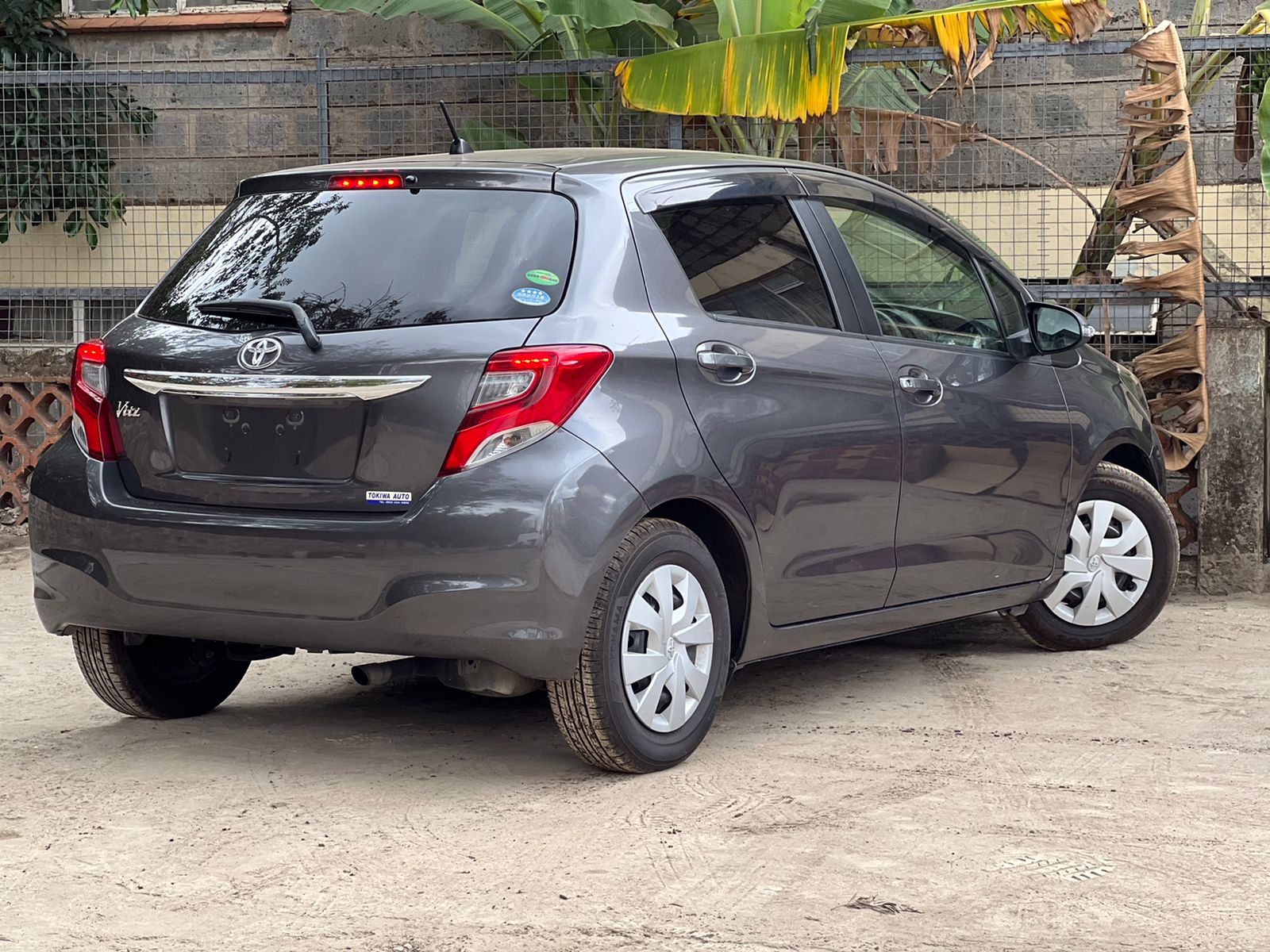 2015 TOYOTA VITZ