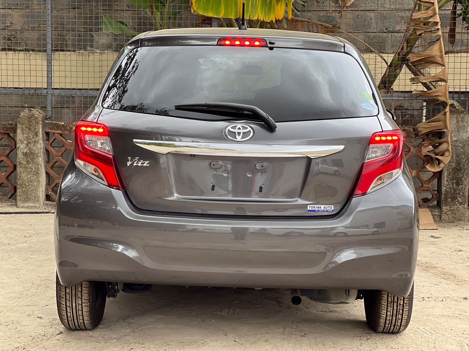 2015 TOYOTA VITZ