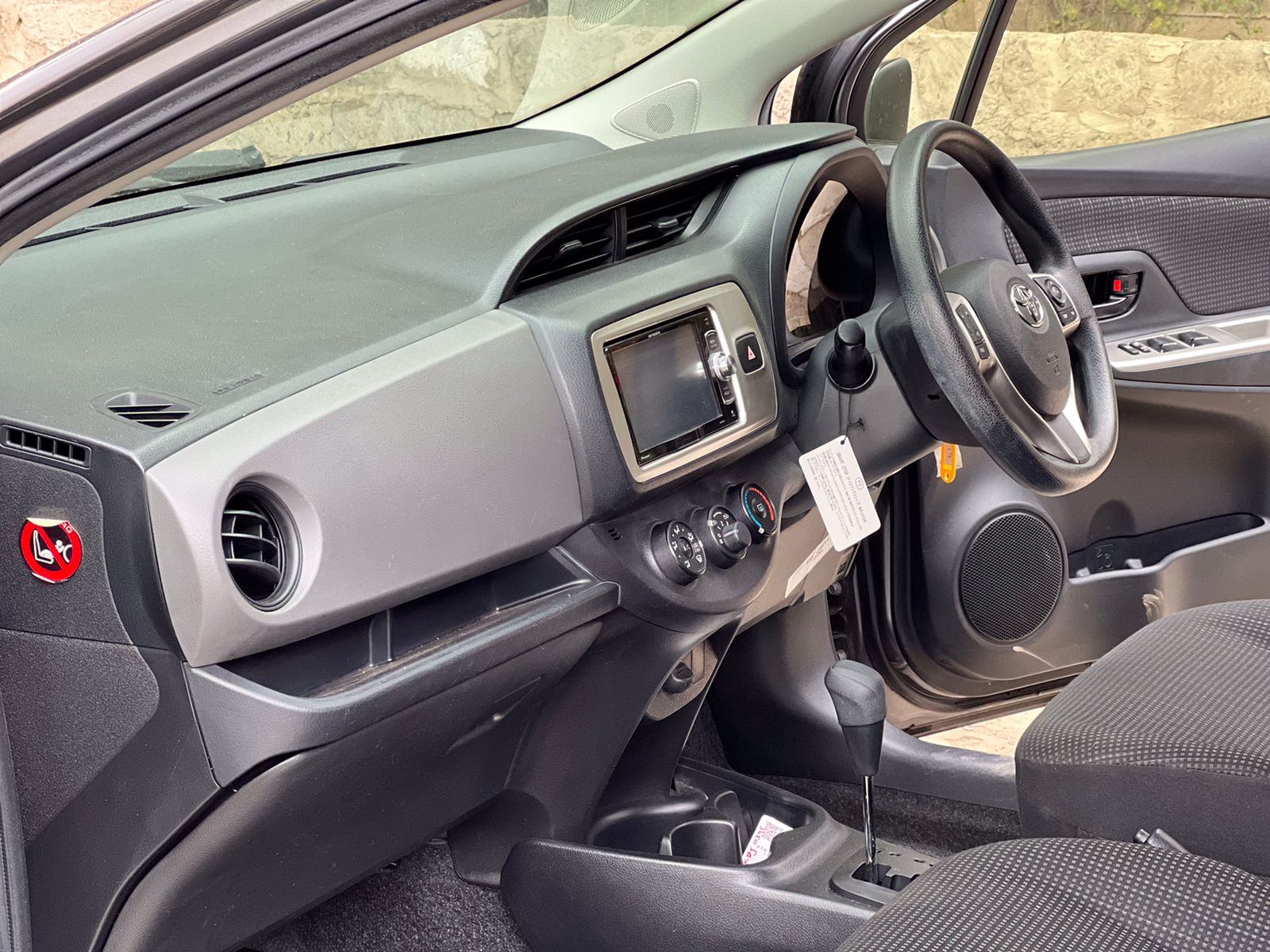 2015 TOYOTA VITZ