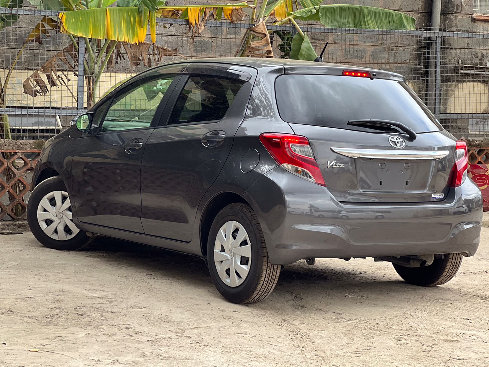 2015 TOYOTA VITZ