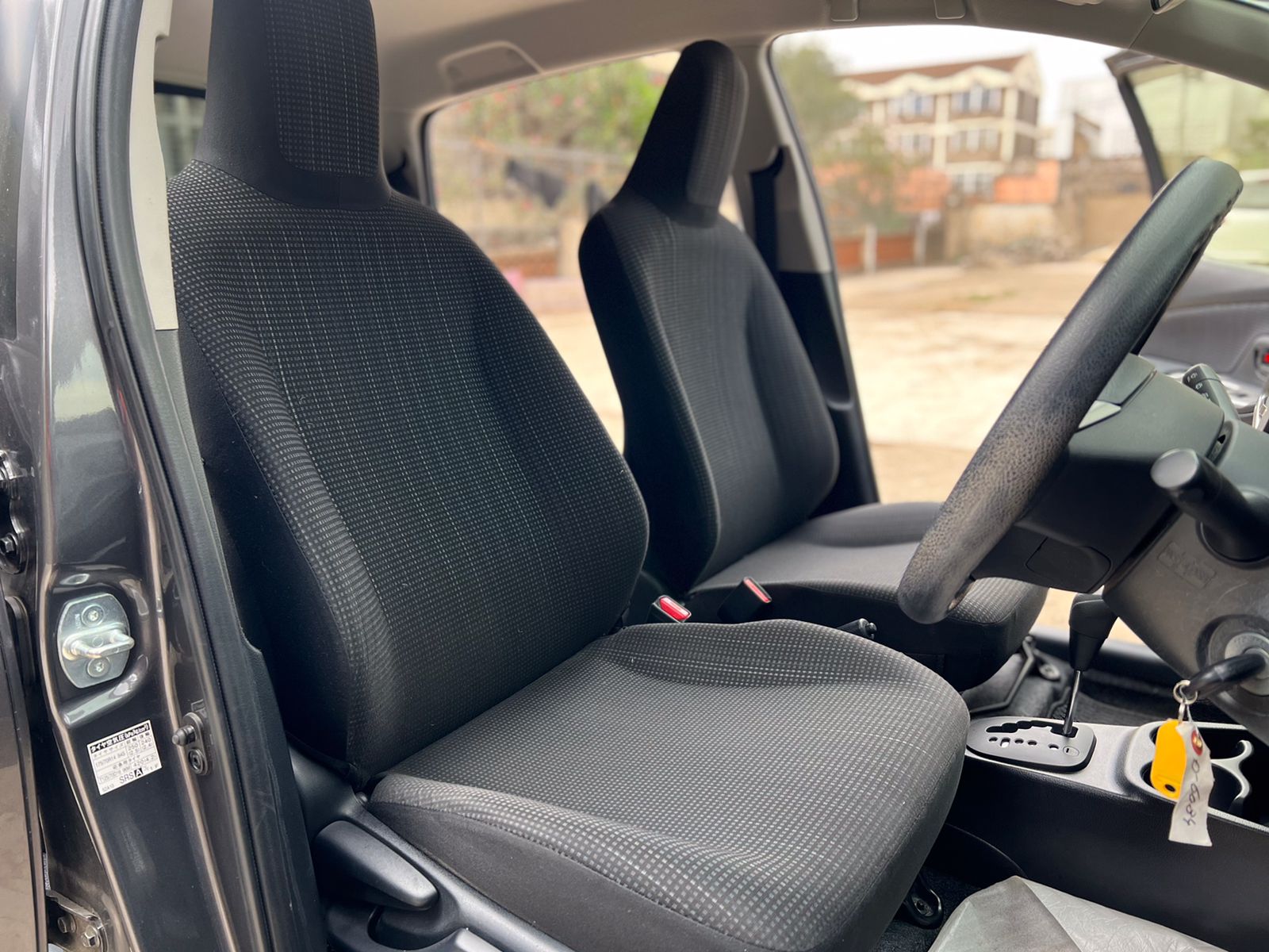 2015 TOYOTA VITZ