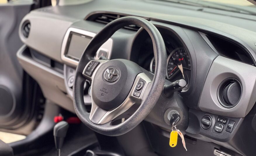 2015 TOYOTA VITZ