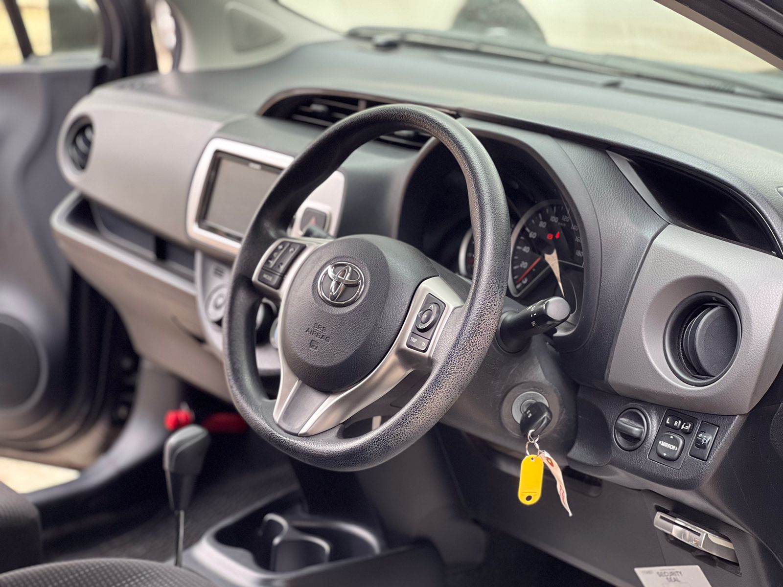 2015 TOYOTA VITZ