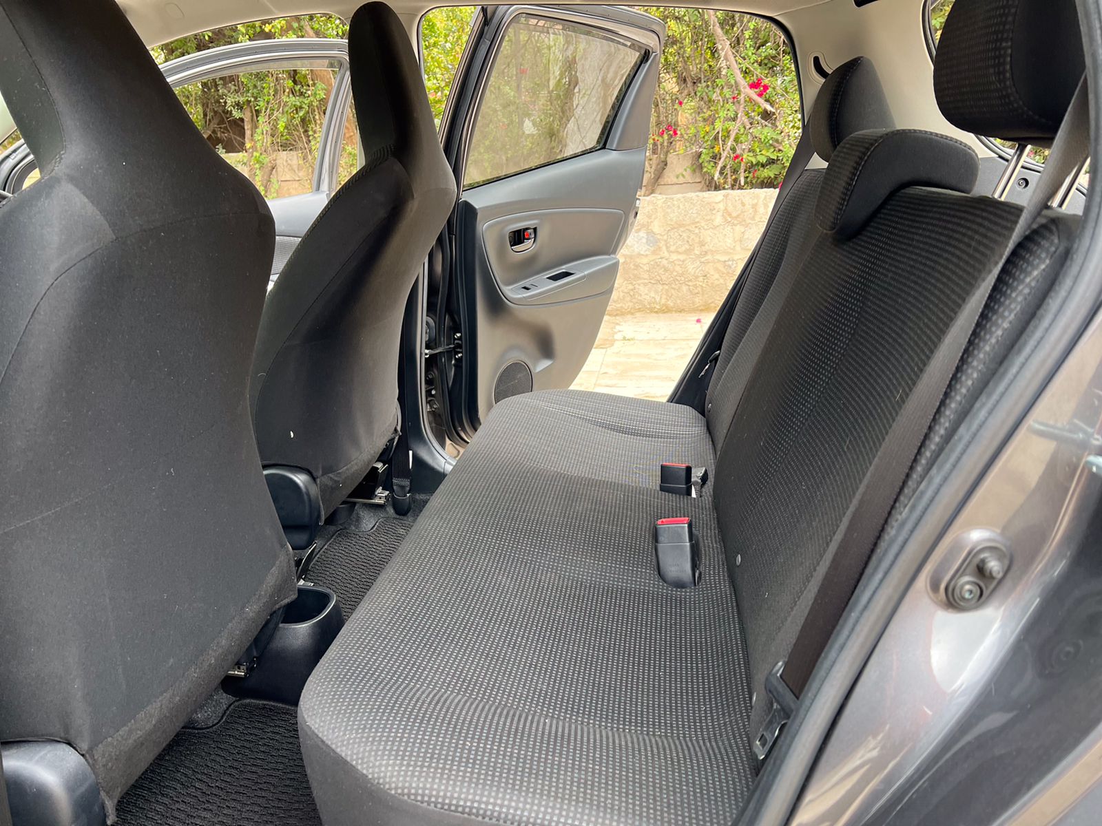 2015 TOYOTA VITZ