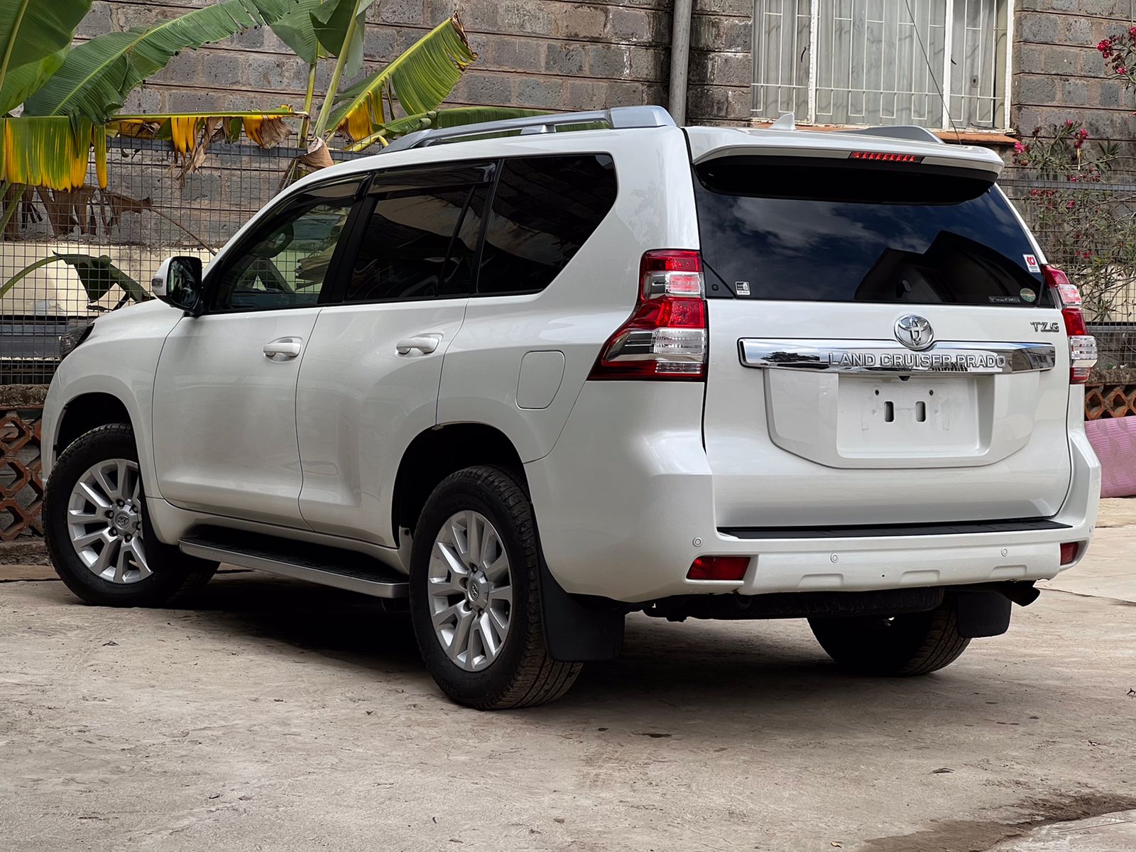 2015 TOYOTA LAND-CRUISER PRADO TZG
