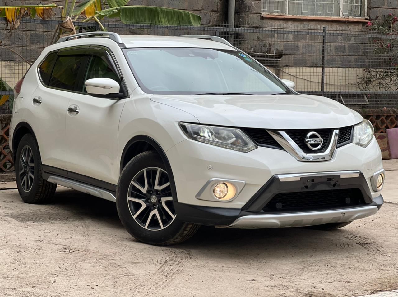 2015 NISSAN X-TRAIL