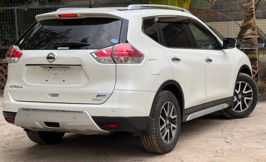 2015 NISSAN X-TRAIL