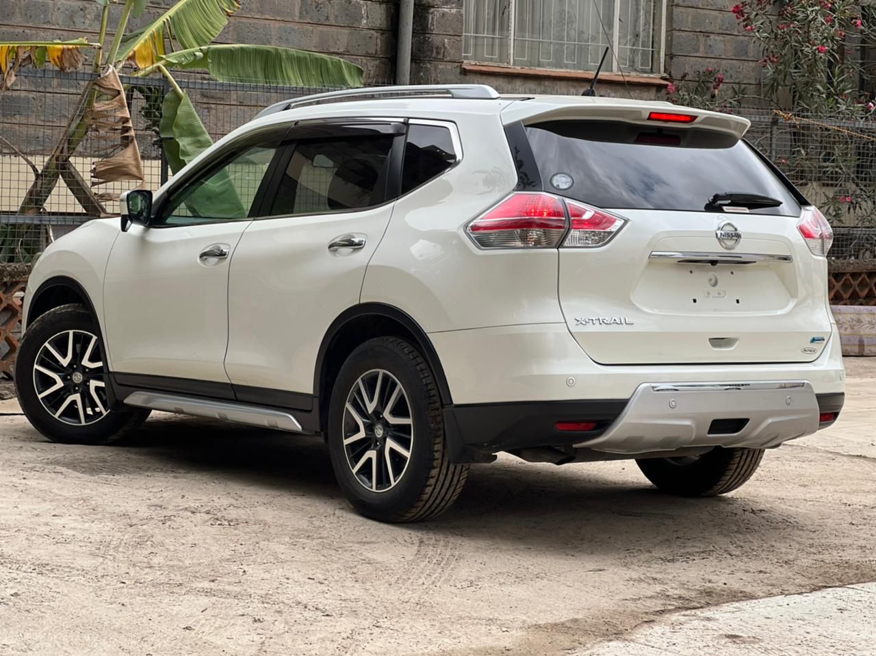 2015 NISSAN X-TRAIL