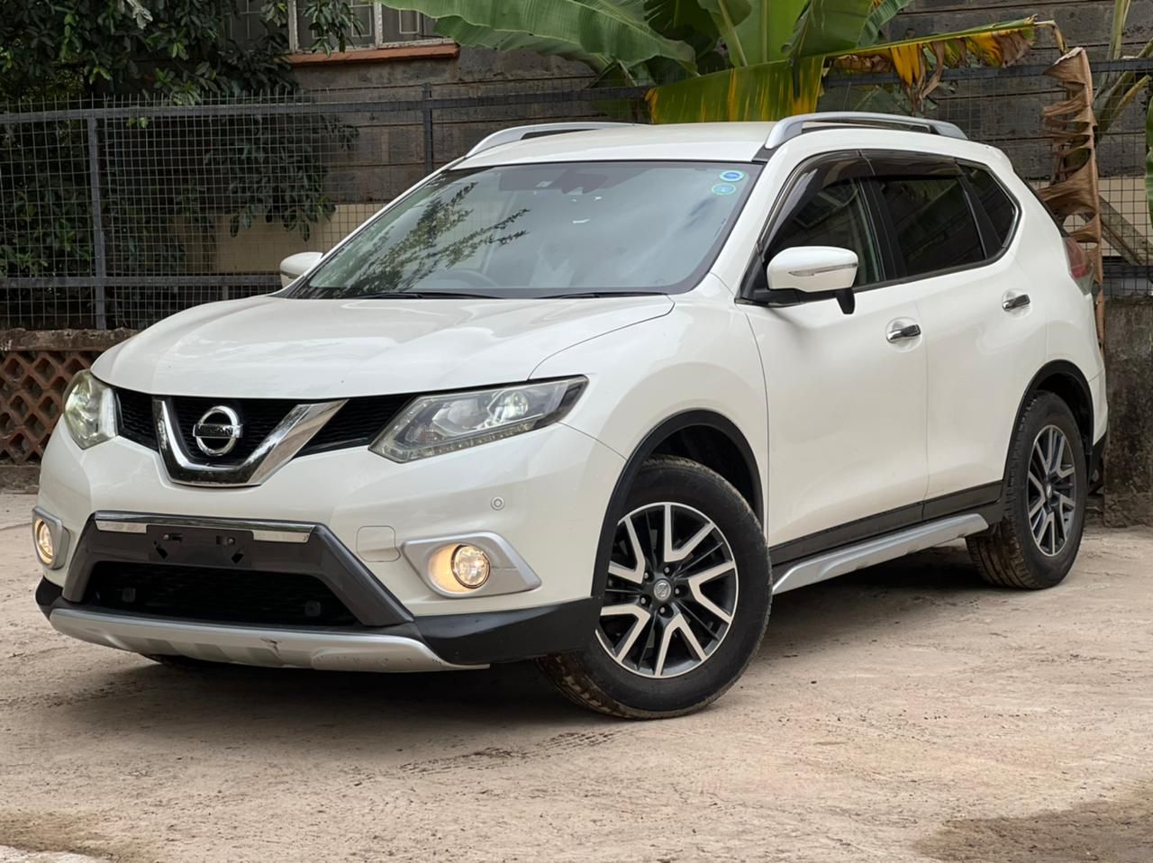 2015 NISSAN X-TRAIL
