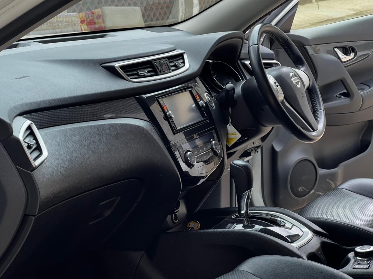 2015 NISSAN X-TRAIL