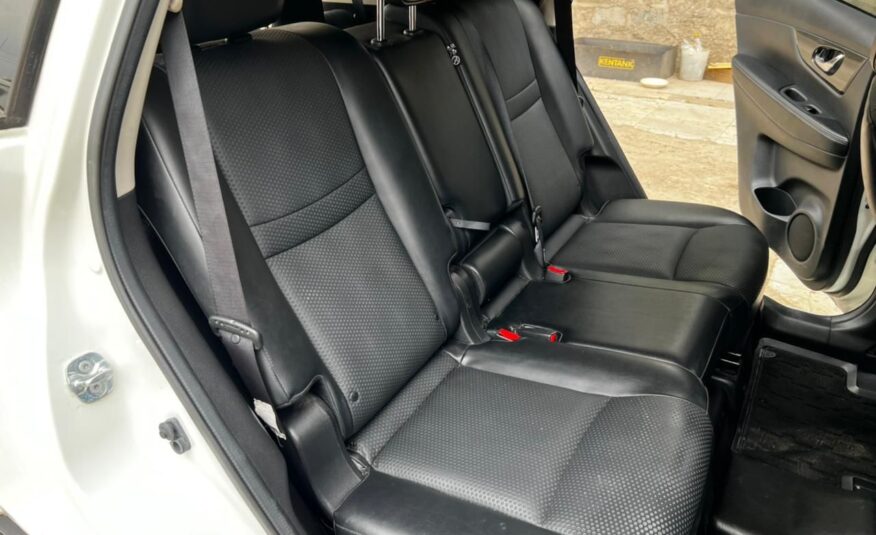 2015 NISSAN X-TRAIL