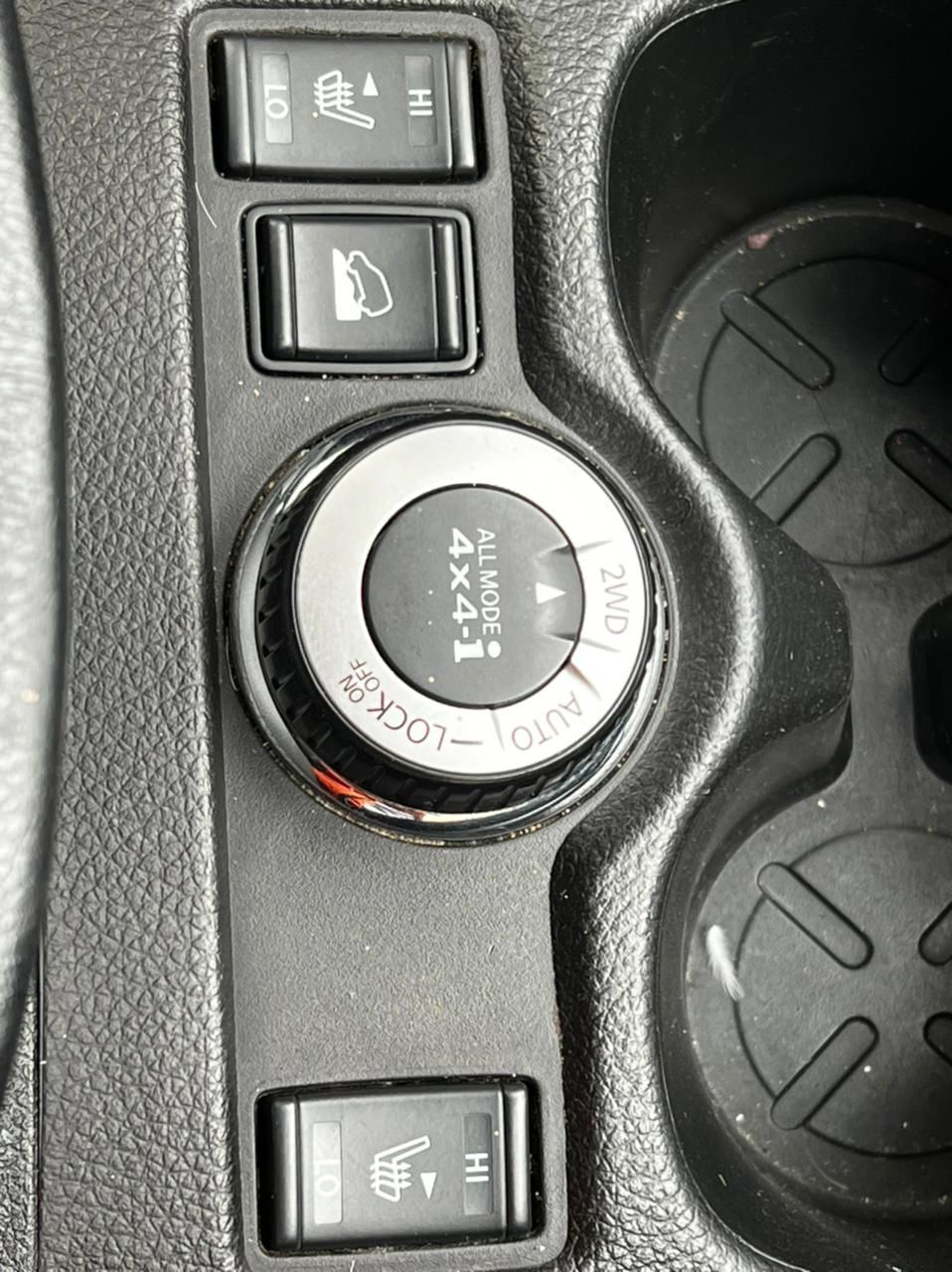 2015 NISSAN X-TRAIL