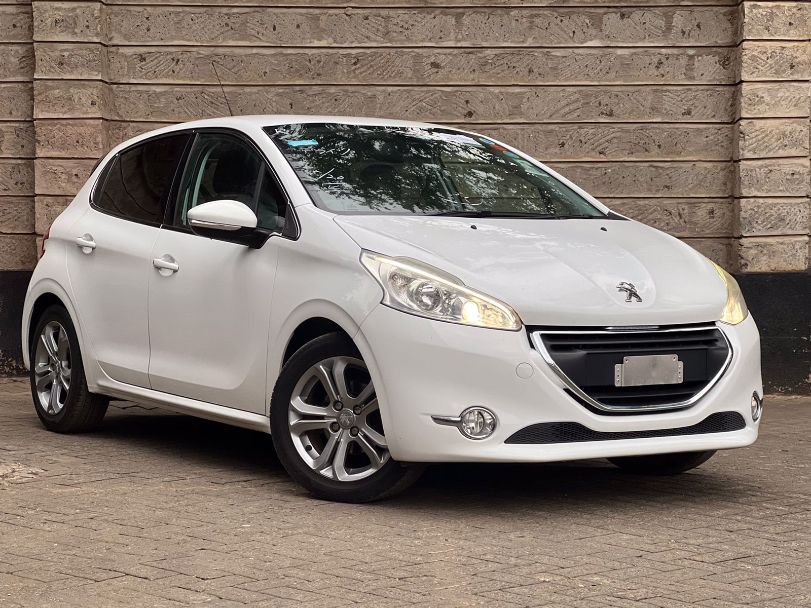 2015 PEUGEOT 208