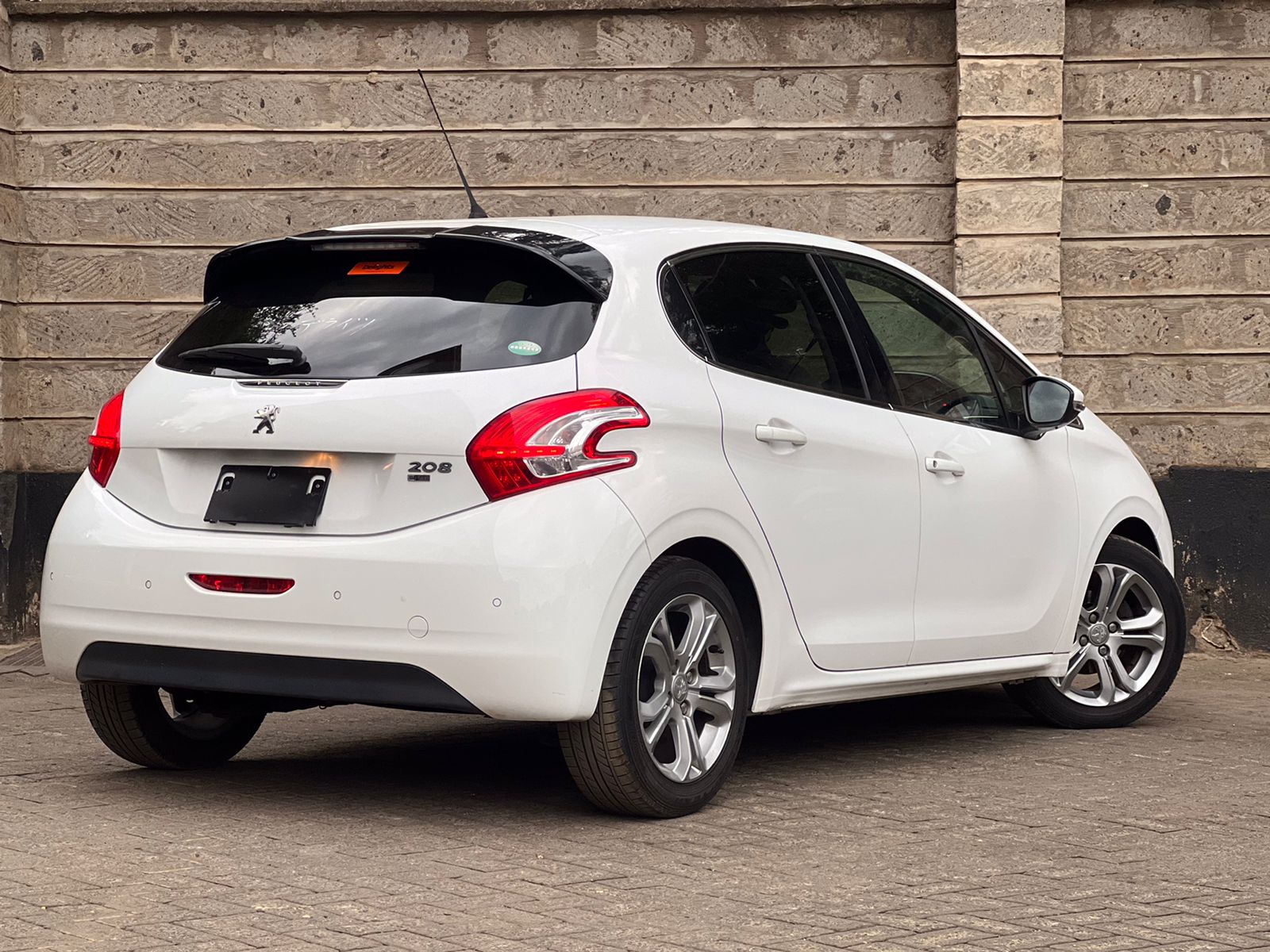 2015 PEUGEOT 208