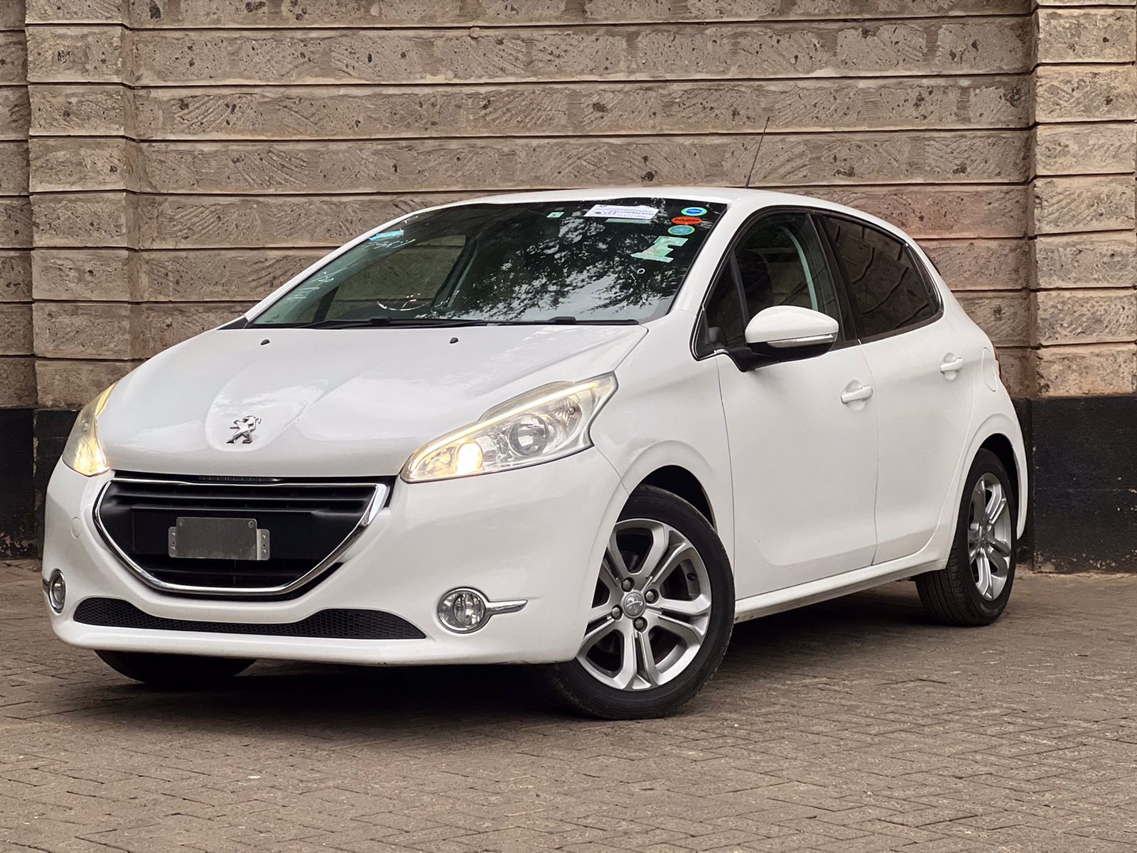 2015 PEUGEOT 208