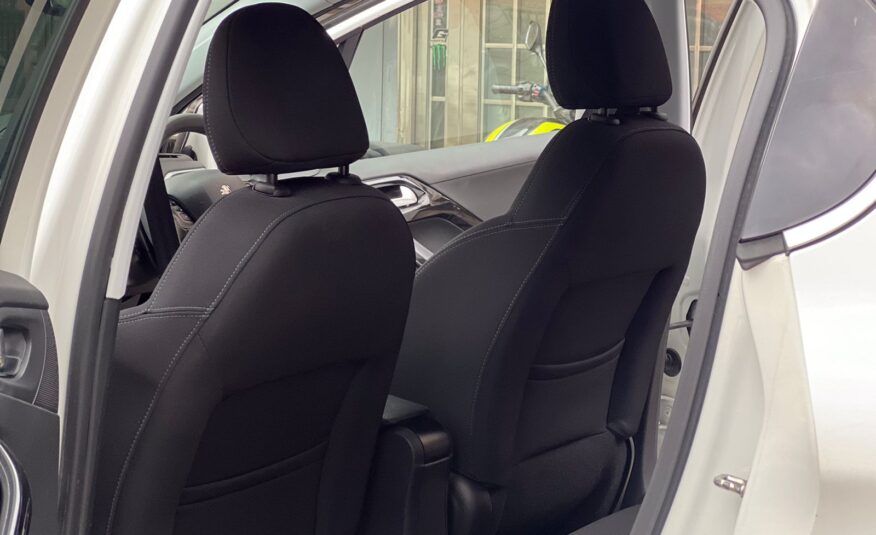2015 PEUGEOT 208