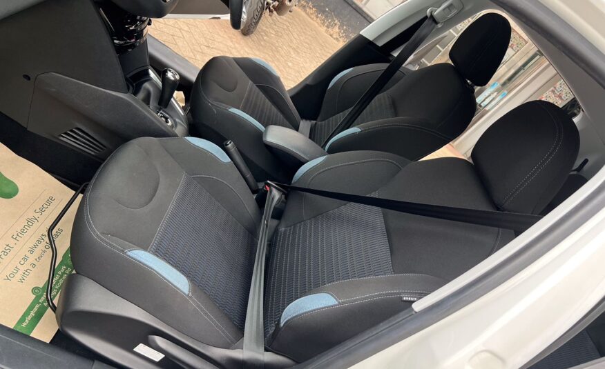 2015 PEUGEOT 208