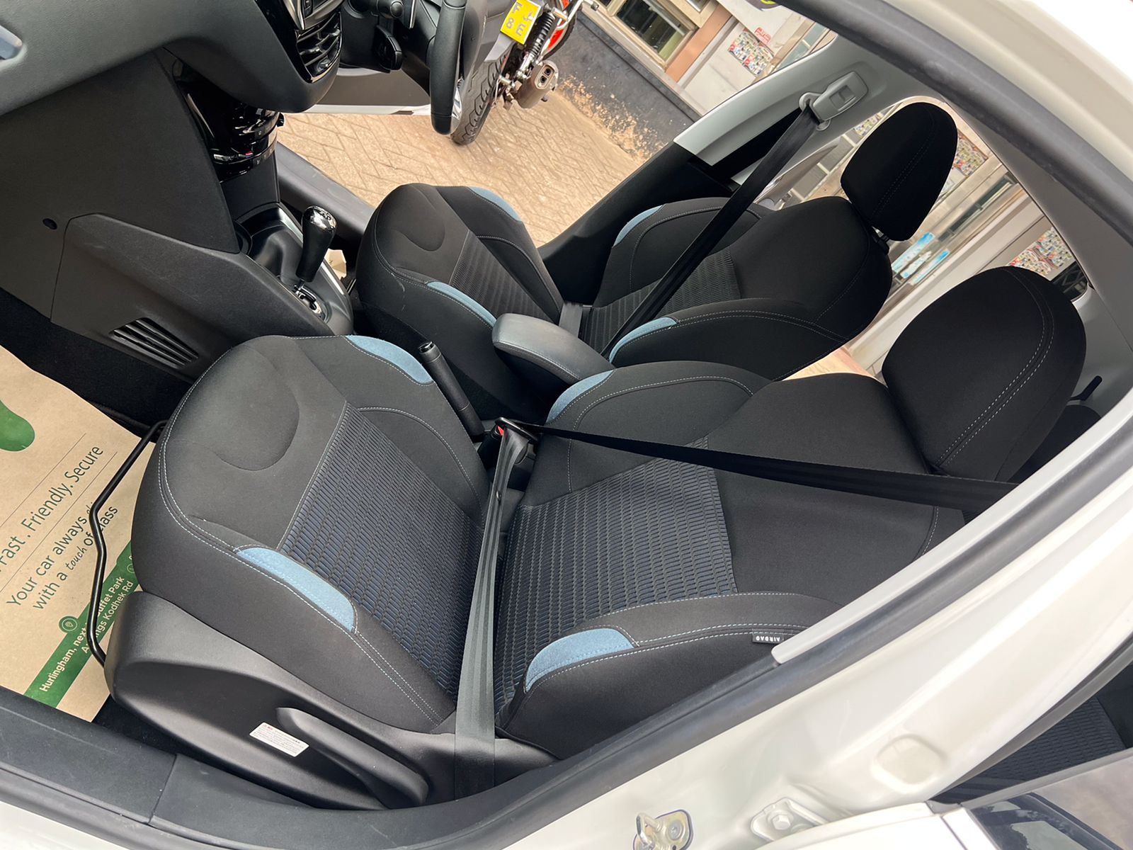 2015 PEUGEOT 208