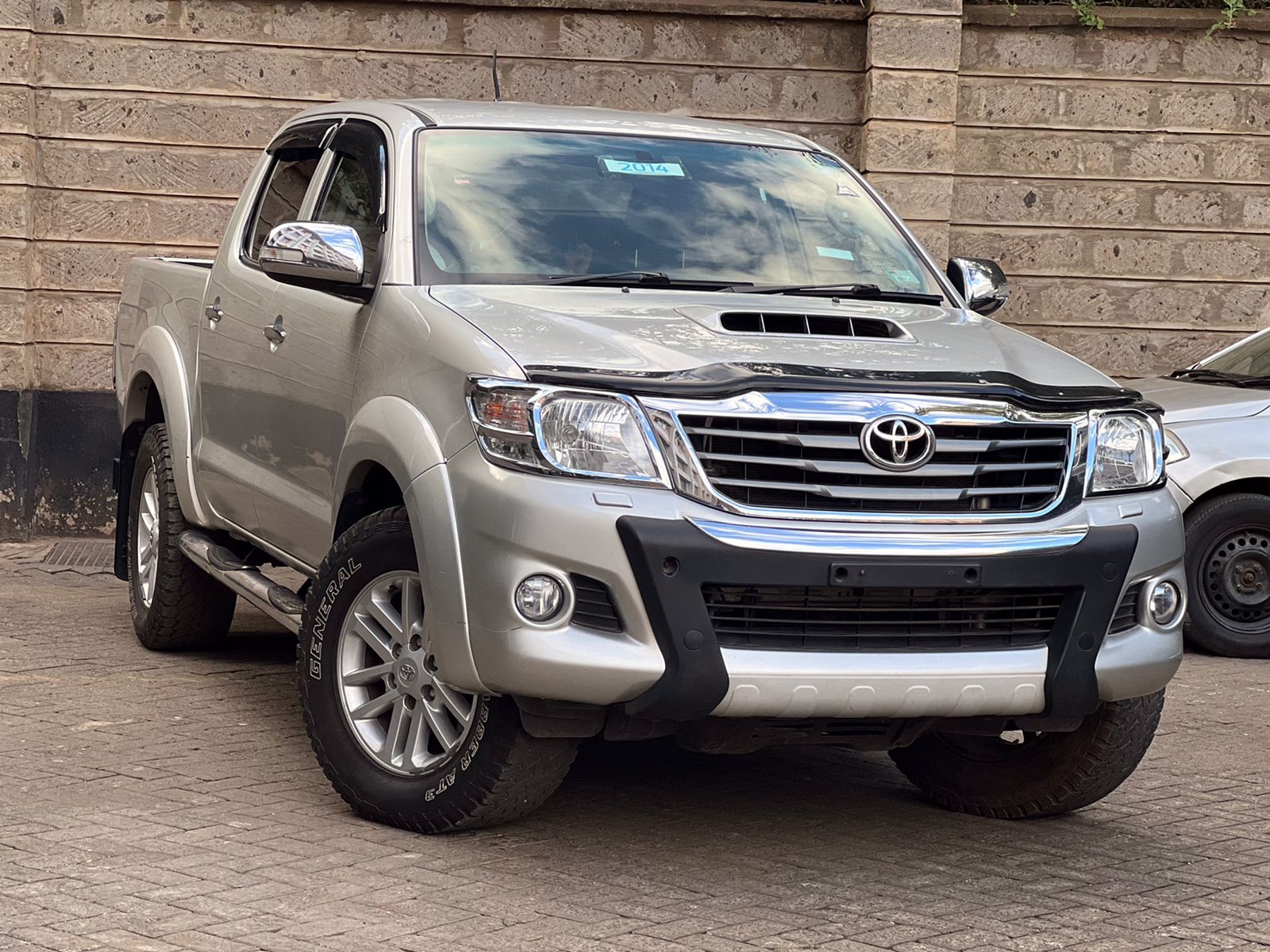 2014 TOYOTA HILUX
