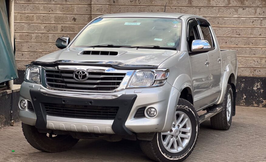 2014 TOYOTA HILUX