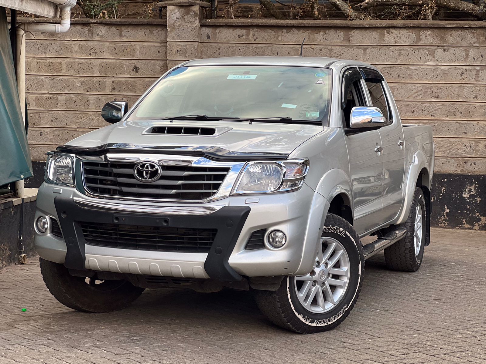 2014 TOYOTA HILUX