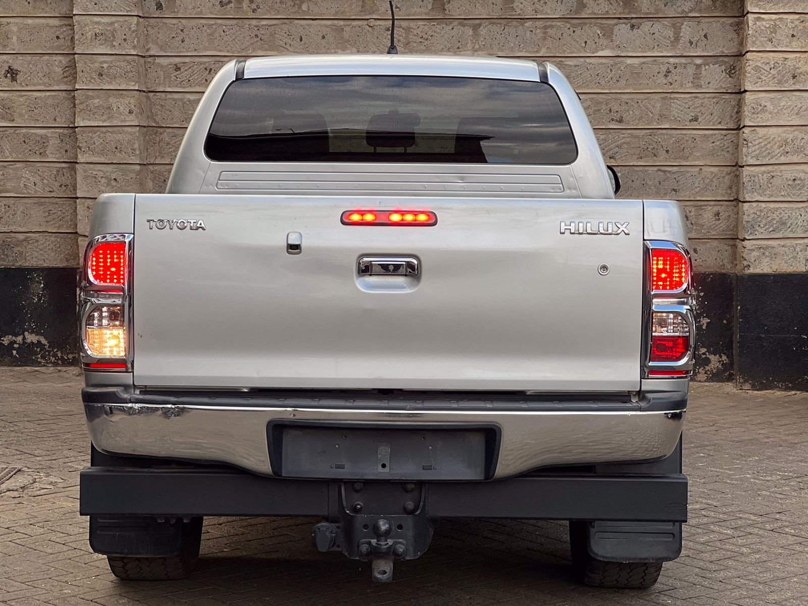 2014 TOYOTA HILUX