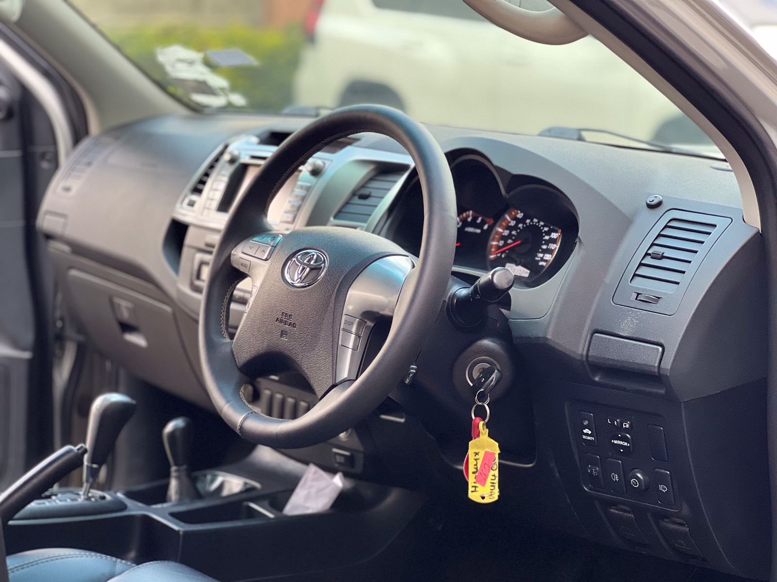 2014 TOYOTA HILUX