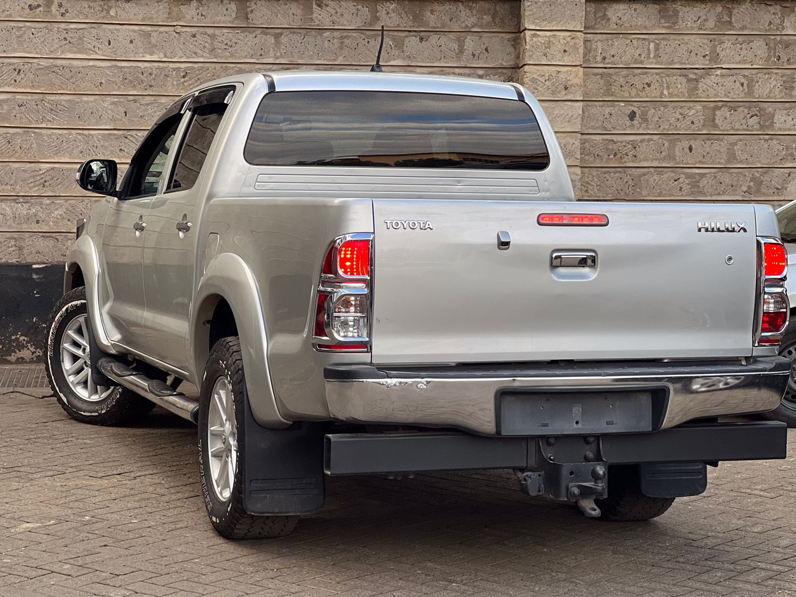 2014 TOYOTA HILUX