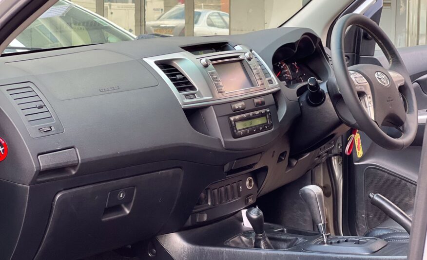 2014 TOYOTA HILUX