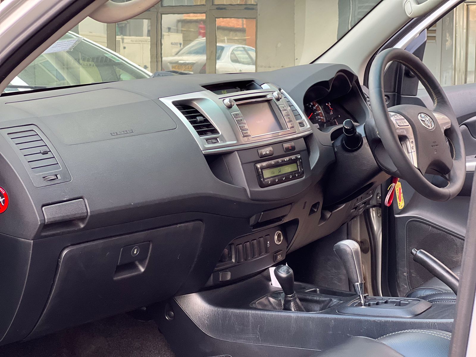 2014 TOYOTA HILUX