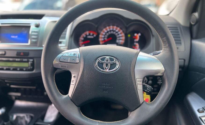 2014 TOYOTA HILUX