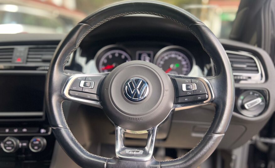 2015 VOLKSWAGEN GOLF R-LINE