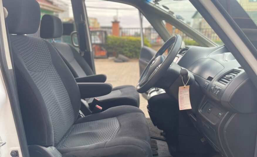 2014 Nissan Serena