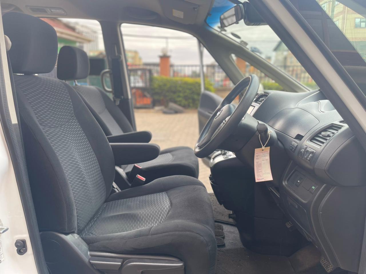 2014 Nissan Serena